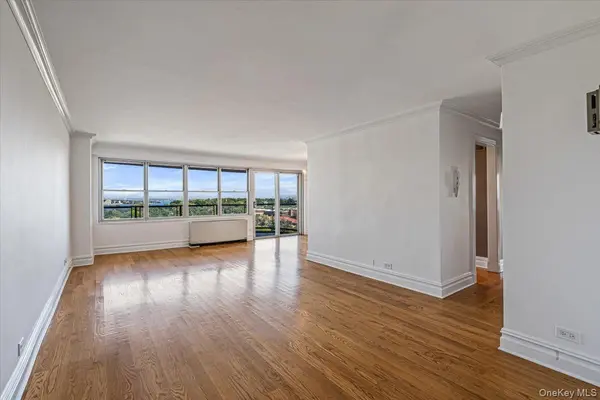 17-85 215th ST #11N, Bayside, NY 11360