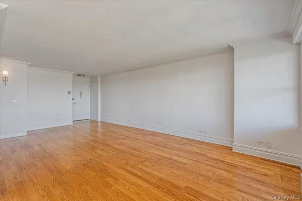17-85 215th ST #11N, Bayside, NY 11360