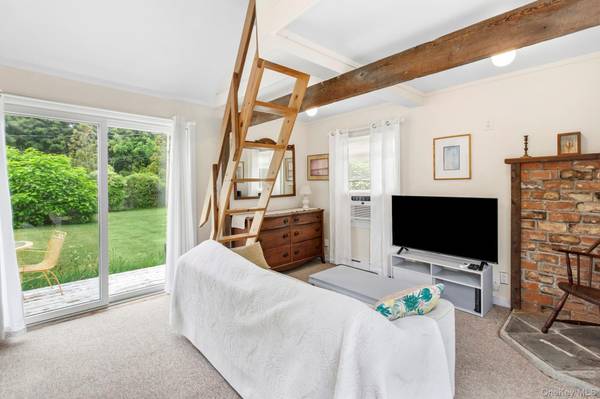 718 Montauk HWY, East Quogue, NY 11942