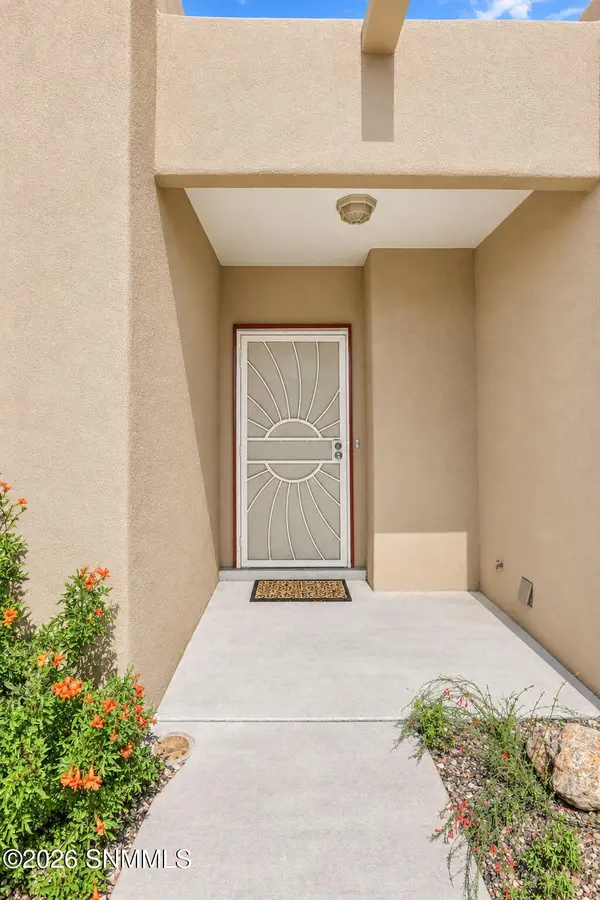 2001 Rincon De Amigos, Las Cruces, NM 88012