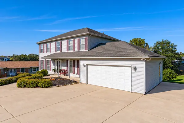 237 Cedar LN, Sherrard, IL 61281