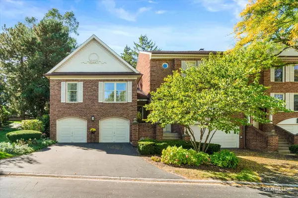 843 Seminary CIR, Glen Ellyn, IL 60137