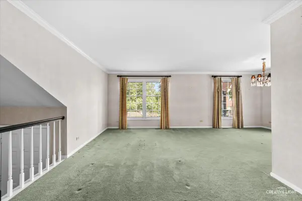 843 Seminary CIR, Glen Ellyn, IL 60137