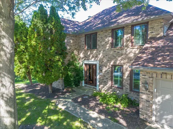 1355 Cypress Creek Court, Valparaiso, IN 46385