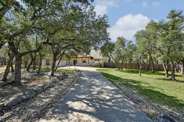 404 W View DR, Wimberley, TX 78676