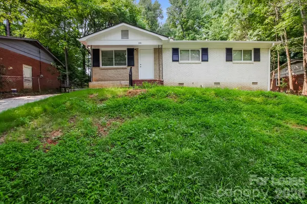301 Edgegreen DR, Charlotte, NC 28217