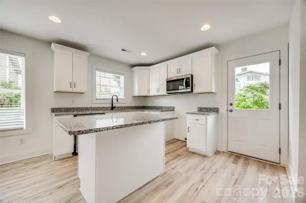 2336 West BLVD, Charlotte, NC 28208