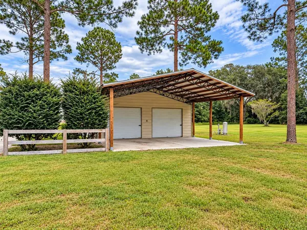 10190 SE COUNTY ROAD 319, Trenton, FL 32693
