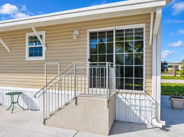5049 SHORE LINE DR, Polk City, FL 33868