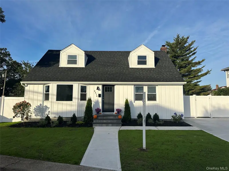 2216 Brooklyn AVE, Merrick, NY 11566