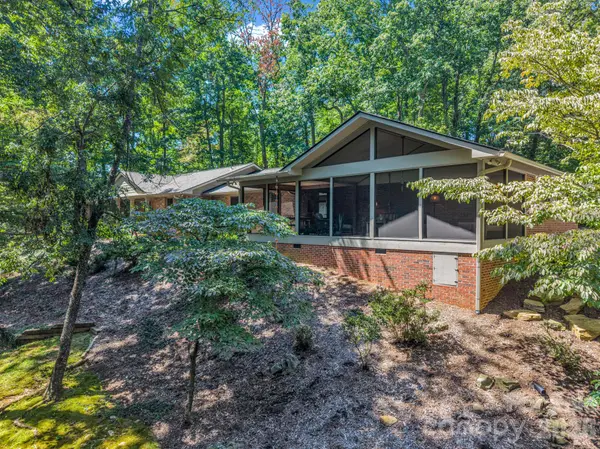 280 Overlook CIR, Tryon, NC 28782