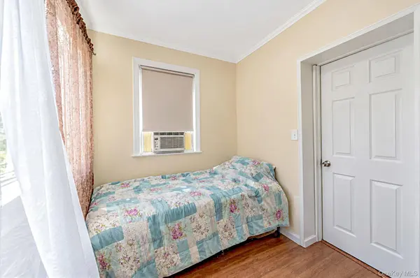 2168 37th ST, Astoria, NY 11105