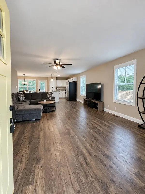 214 Ardell Dr, Clarksville, TN 37040