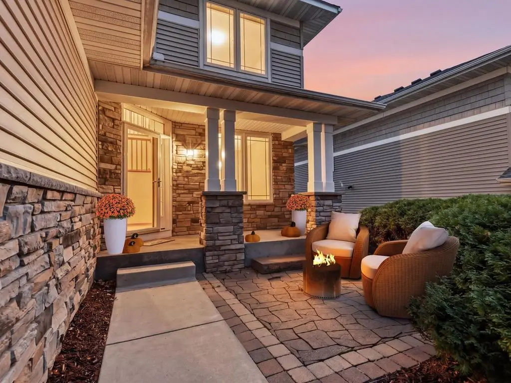 1511 Pembroke PASS, Chanhassen, MN 55317