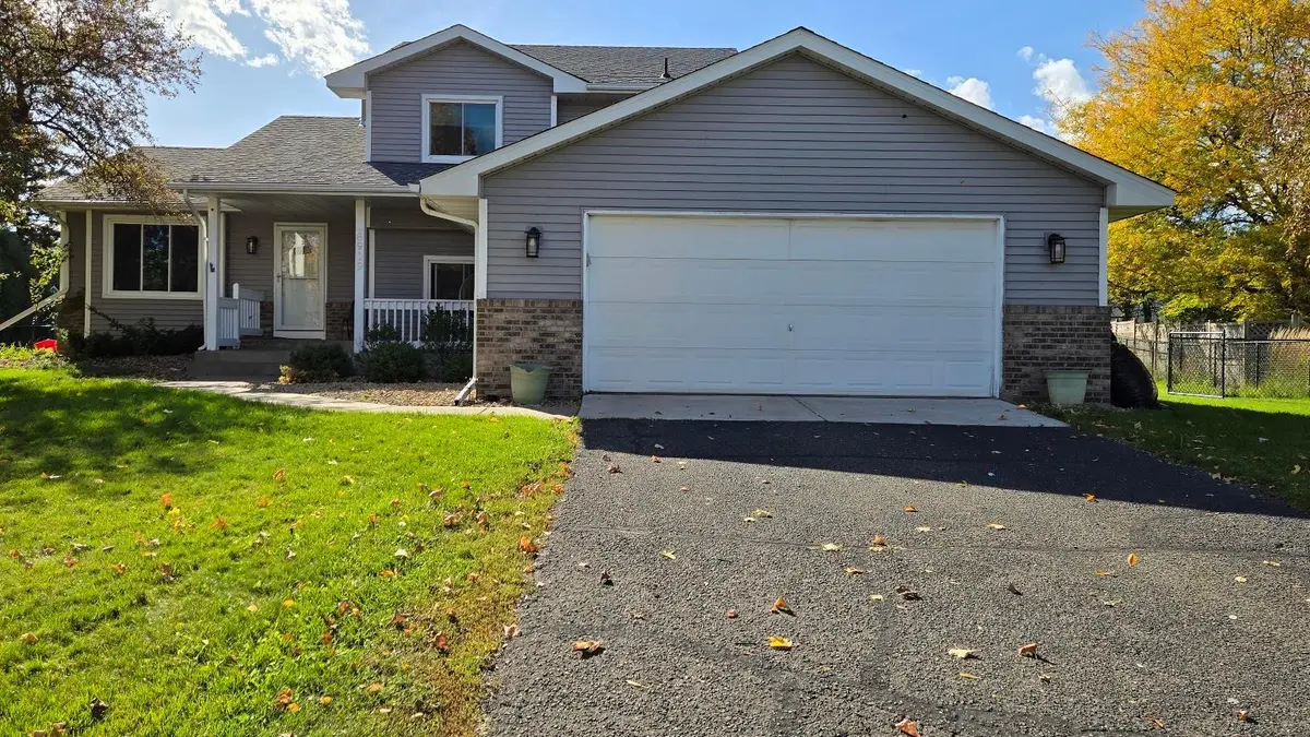 8919 Victoria GDNS, Brooklyn Park, MN 55443