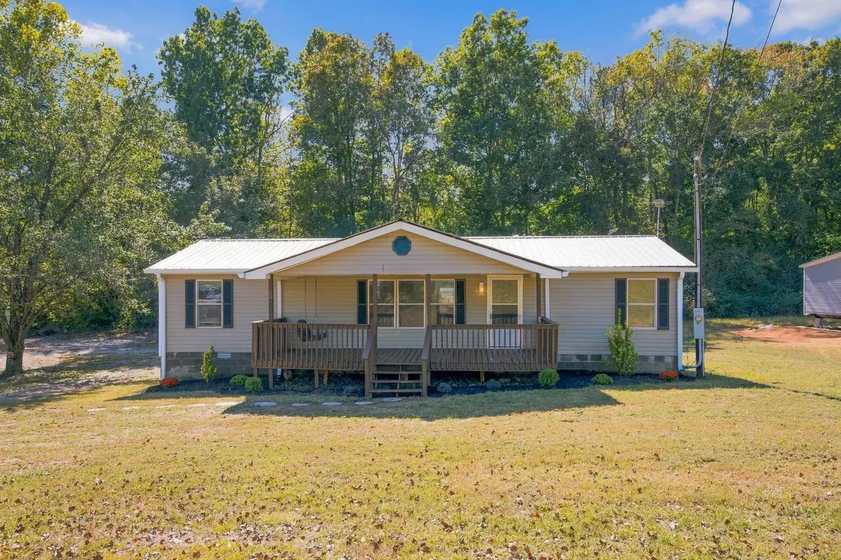 1005 Briarwood Dr, Charlotte, TN 37036