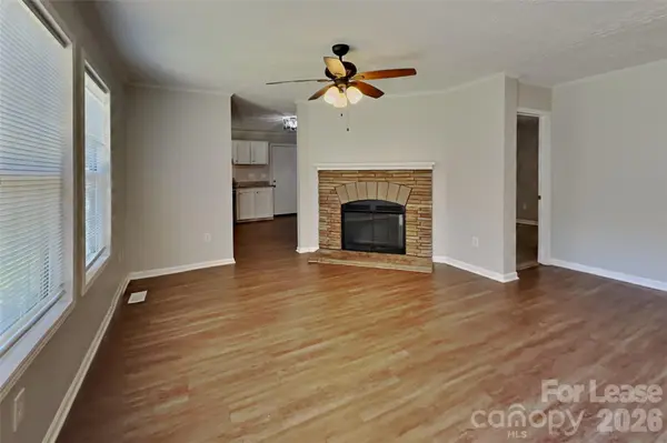 2208 Shalimar DR, Charlotte, NC 28216