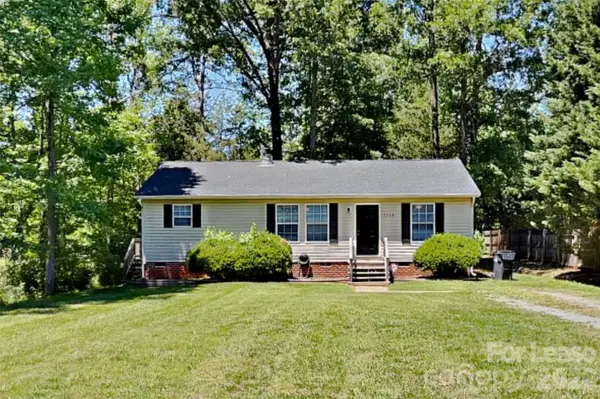 2208 Shalimar DR, Charlotte, NC 28216