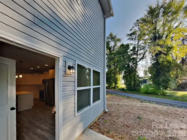 8019 Pleasant Grove RD, Charlotte, NC 28216
