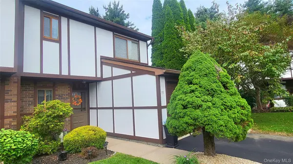 33 Amber CT, Poughkeepsie, NY 12603