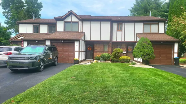 33 Amber CT, Poughkeepsie, NY 12603