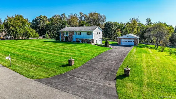 8 Gunsch Estate DR, Newburgh, NY 12550