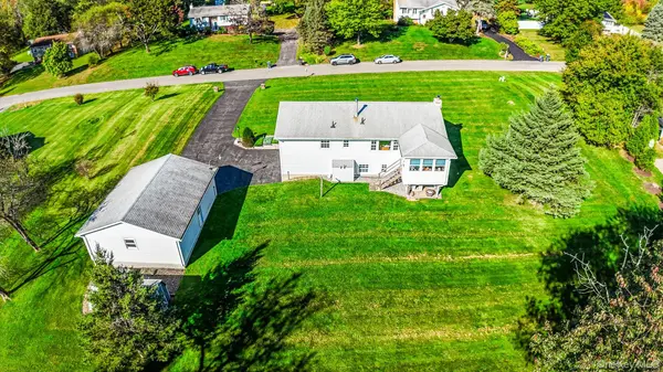 8 Gunsch Estate DR, Newburgh, NY 12550
