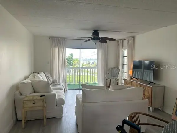 2944 W BAY DR #201, Belleair Bluffs, FL 33770