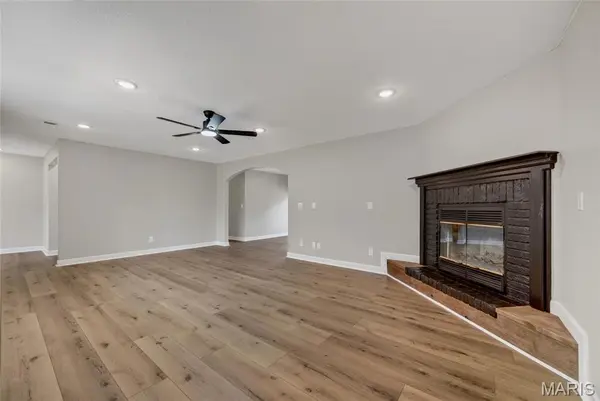 21180 Reason LN, Waynesville, MO 65583