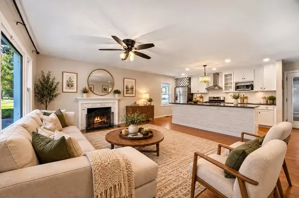 1114 S President ST, Wheaton, IL 60189