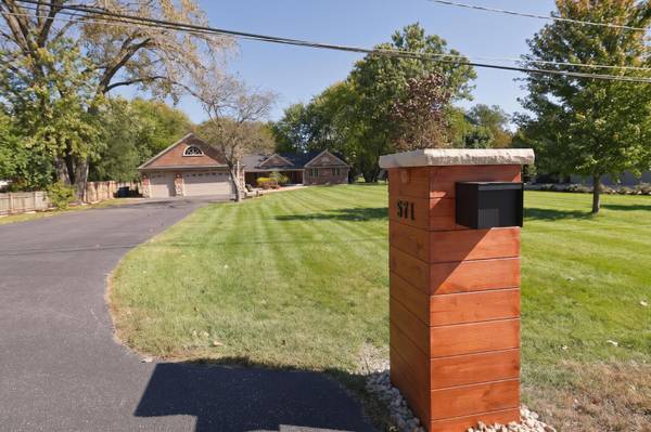 5S571 S Tuthill RD, Naperville, IL 60563