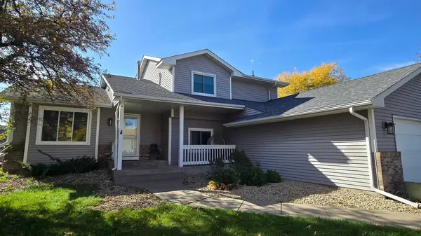 8919 Victoria GDNS, Brooklyn Park, MN 55443