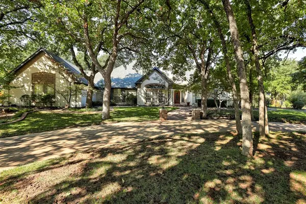 1823 Oak Forest DR, Edmond, OK 73025