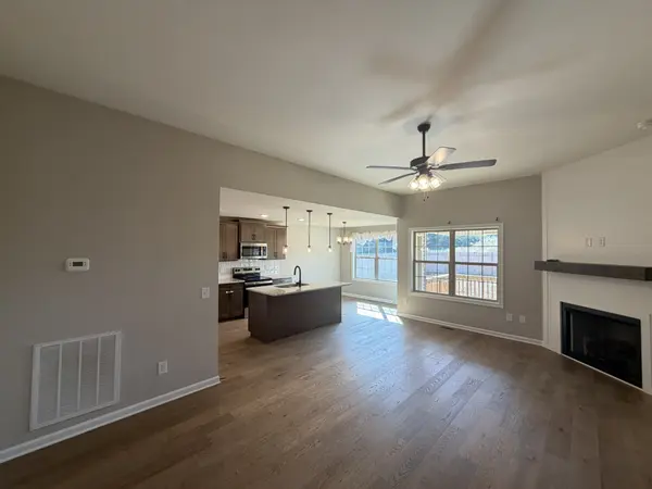 1626 Erika Dr, Clarksville, TN 37042