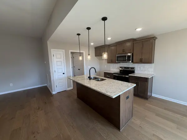 1626 Erika Dr, Clarksville, TN 37042