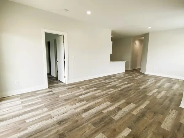 5472-5474 E Colburn, Bel Aire, KS 67220-3007