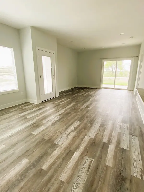 5472-5474 E Colburn, Bel Aire, KS 67220-3007