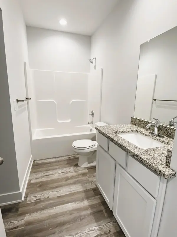 5472-5474 E Colburn, Bel Aire, KS 67220-3007