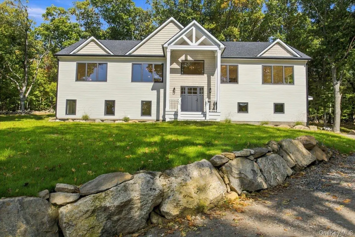 22 Lhasa CT, Carmel, NY 10512