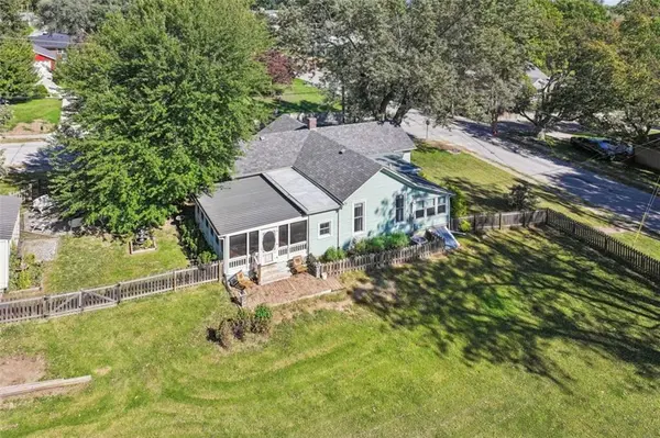 1619 State ST, Lexington, MO 64067