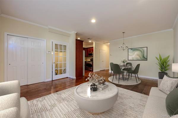 142 Spring DR, East Meadow, NY 11554