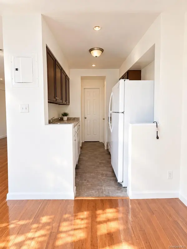 86-16 60th AVE #3C, Elmhurst, NY 11373