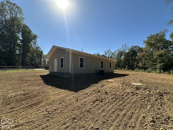 1277 N Lawrence Hollow RD, Bloomfield, IN 47424