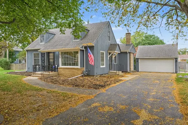 35 S Westlawn AVE, Aurora, IL 60506