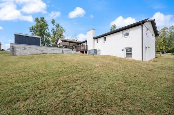 121 Cumberland Cir, Gallatin, TN 37066
