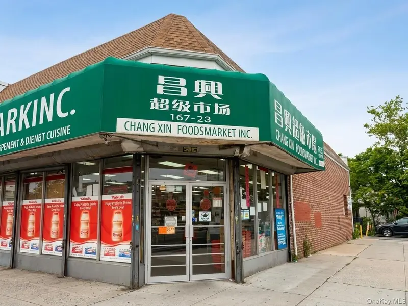 167-21 Union Turnpike, Fresh Meadows, NY 11366