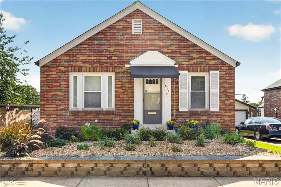 5348 Sunshine DR, St Louis, MO 63109