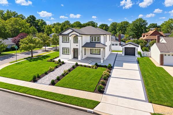 1550 Debra PL, Valley Stream, NY 11580