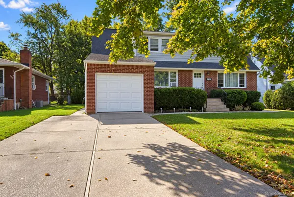 118 Liberty ST, Deer Park, NY 11729
