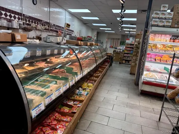 167-21 Union Turnpike, Fresh Meadows, NY 11366